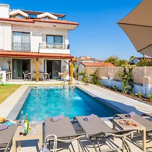 Lidya Villa